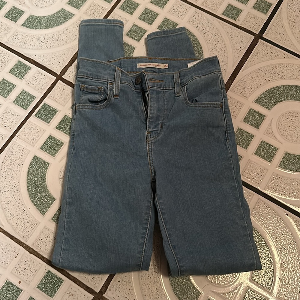 Levi’s 720 high rise super skinny jeans